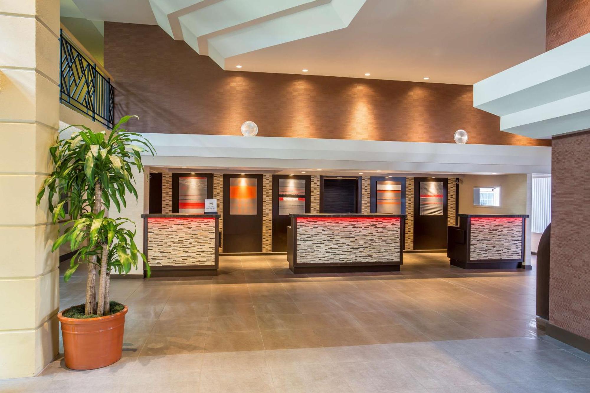 Embassy Suites By Hilton Piscataway Somerset Ngoại thất bức ảnh